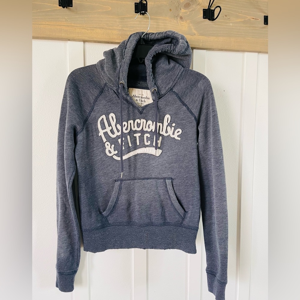 Y2k, 2000’s Abercrombie hoodie.